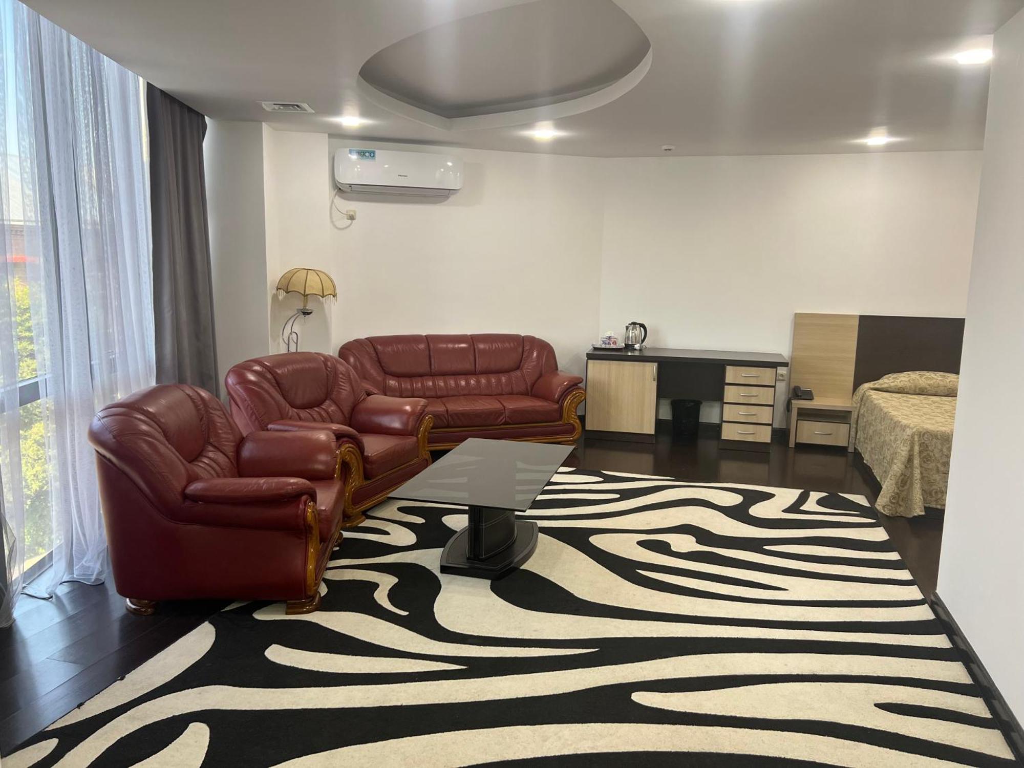 Vanatur Hotel Гюмри Экстерьер фото