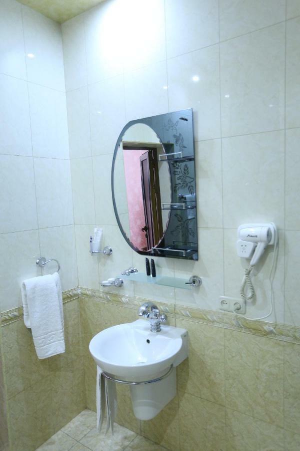 Vanatur Hotel Гюмри Экстерьер фото