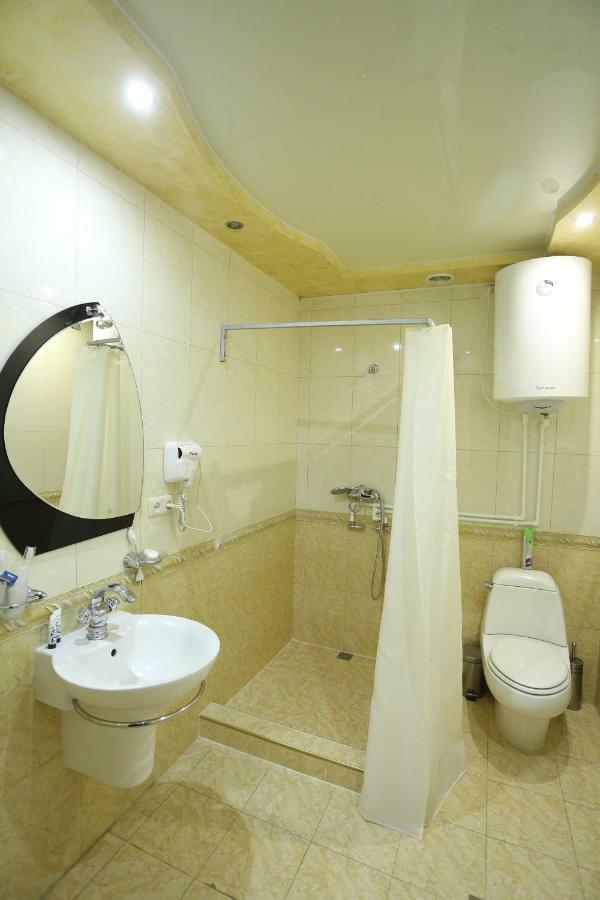 Vanatur Hotel Гюмри Экстерьер фото